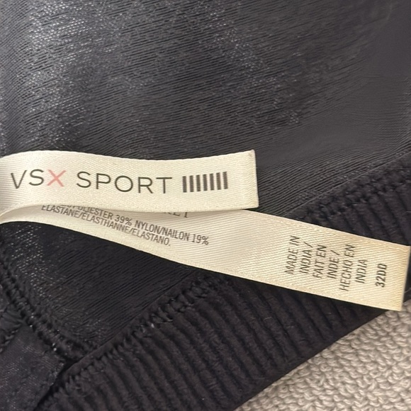 VSX sport bra 32DD Victoria secret’s high impact knock out front zip closure - Picture 5 of 10